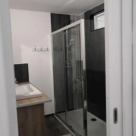 Les Arcades, T2 En Hypercentre La Rochelle (Charente-Maritime)