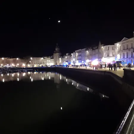 Les Arcades, T2 En Hypercentre La Rochelle (Charente-Maritime)