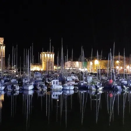Les Arcades, T2 En Hypercentre * La Rochelle (Charente-Maritime)